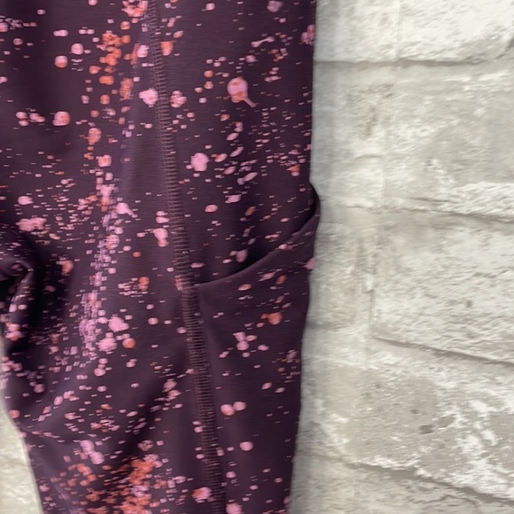 Athleta Ultimate Stash Pocket Splat Capri - Picture 3 of 8